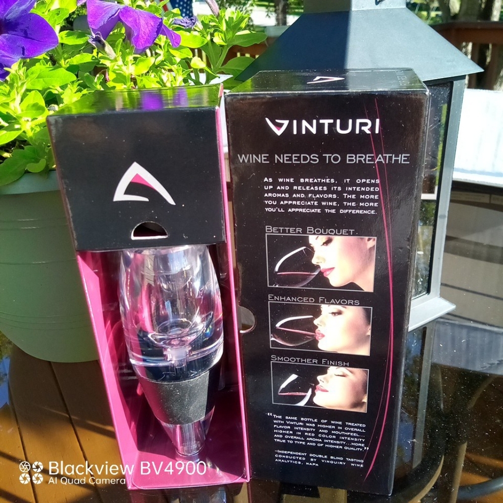 NWOT Venturi Red Wine Aerator - new